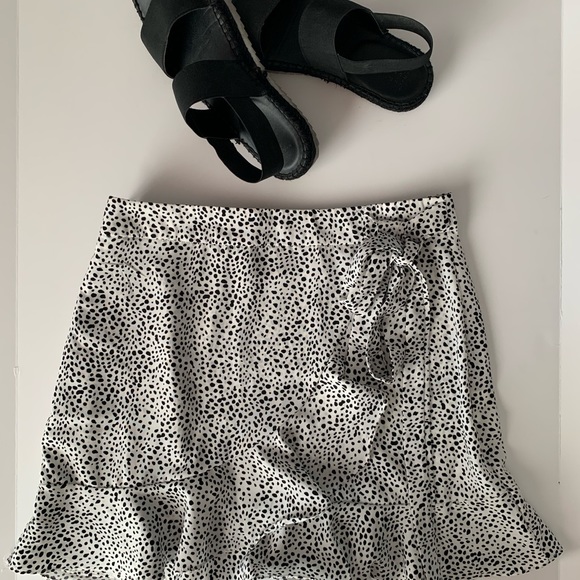 Boho Ruched Black and White Spotted Tie Up Skirt S - Picture 1 of 4